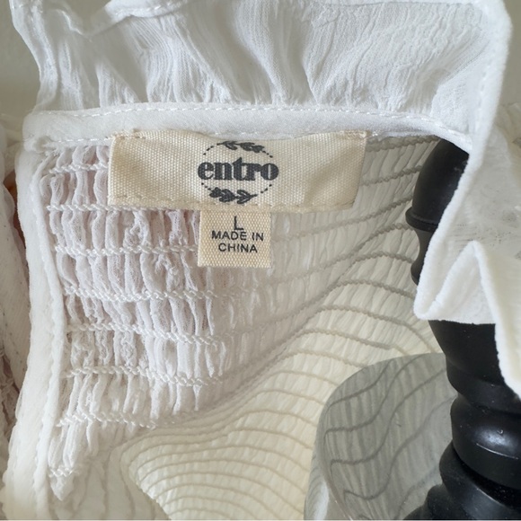 New with Tags. Entro White Ruffled Bell Sleeve Blouse. Size Large. - Picture 5 of 6